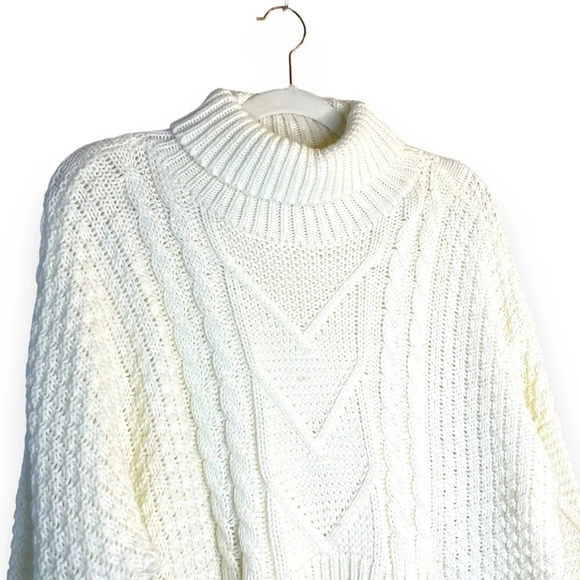 Ivory Chunky Cable Knit Cropped Zig Zag Hem Turtleneck Crochet Sweater Size M - Picture 8 of 15